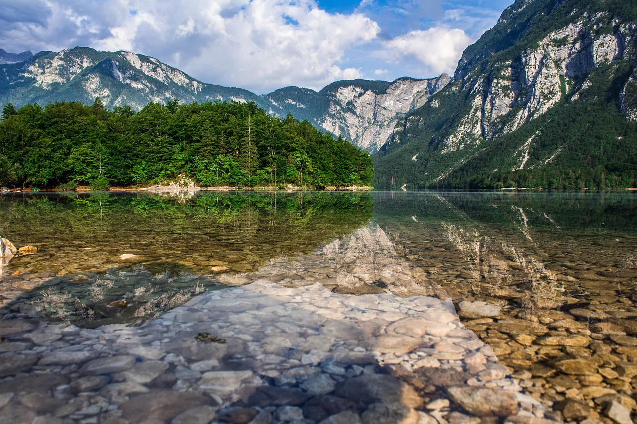 lake, bohinj, slovenia, bohinj lake, tourism, nature, holiday, mountain lake, lake bohinj, julian alps, bathing, mountains, clear water, lakes, clean water